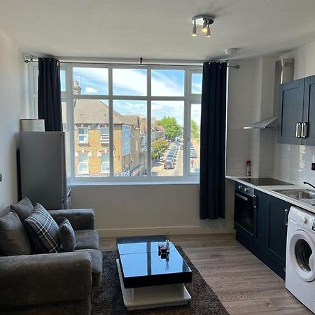 Modern Apartment In London Finchley Esterno foto